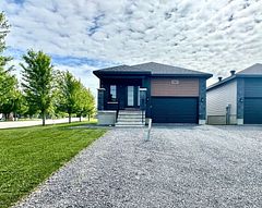 1232 Montblanc Crescent A, Russell, ON K0A 1W0