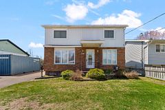 650 Lorne Street W, Laurentian Valley, ON K8A 6T6