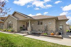 272 4th Street Crescent, Hanover, ON N4N 3S9