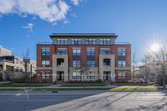 301 Bayrose Drive 305, Barrhaven, ON K2J 5W3