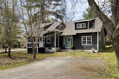 1013 Grey Street, Muskoka Lakes, ON P0C 1A0