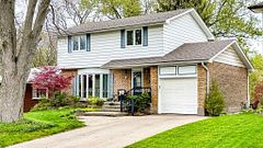 19 Chateau Court, Hamilton, ON L9C 5P3