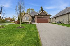 14 Rosslyn Drive, Brighton, ON K0K 1H0