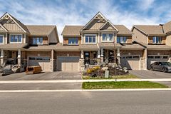 61 Charles Morley Boulevard, Huntsville, ON P1H 0G5