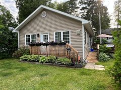 208 S Second Avenue S, South Bruce Peninsula, ON N0H 2G0