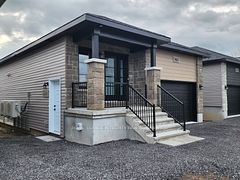 1231 Montblanc Crescent A, Russell, ON K0A 1W0