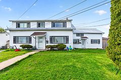 10/12 Manitou Crescent E, Loyalist, ON K7N 1B6
