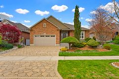 911 Ridgewood Drive, Woodstock, ON N4T 0B8