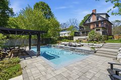 16 Barker Street, Prince Edward County, ON K0K 2T0