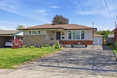 168 Nugent Drive, Hamilton, ON L8H 2N4