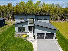 113 Tekiah Road, Blue Mountains, ON N0H 1J0