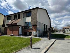 23A Woodvale Green, South of Baseline to Knoxdale, ON K2G 4H3