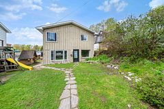 18 Winnifred Avenue, Parry Sound, ON P2A 2E7