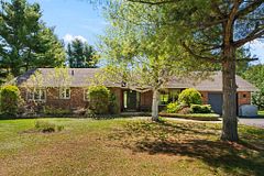 213 Calabogie Road, McNab/Braeside, ON K7S 3G8