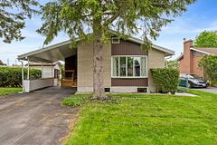 26 Spring Garden Avenue, Meadowlands - Crestview and Area, ON K2G 3B4
