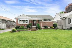 435 East 36th Street, Hamilton, ON L8V 4A4