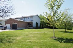 15 Dales Drive, Mapleton, ON N0G 1P0