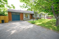 3 Pommel Crescent, Kanata, ON K2M 1A3