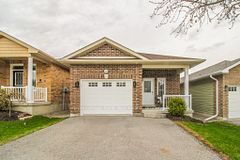 859 Emery Way, Peterborough, ON K9J 0H7
