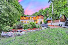 2 Fairhaven Way, Manor Park - Cardinal Glen and Area, ON K1K 0R3