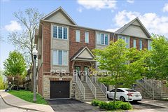 30 Chapman Lane, Hamilton, ON L9G 0A5