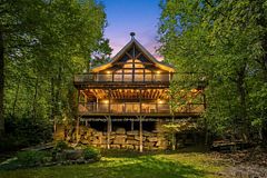 1234 Shea Road 10, Muskoka Lakes, ON P0B 1M0