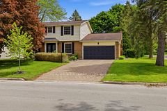 196 Wychwood Park, London North, ON N6G 1R9