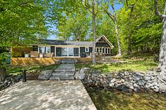 1032 Island Park Road 2, Muskoka Lakes, ON P0B 1J0