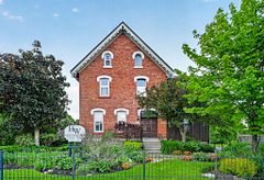 105 5th Street E, Cornwall, ON K6H 2L6