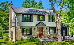 54 Lloyd Manor Crescent, London North, ON N6H 3Z3