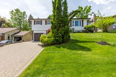 959 Golfview Road, Peterborough, ON K9J 7W2