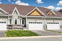 8 Durham Road, Bracebridge, ON P1L 0B7