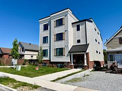 6 Ann Street 4, Thorold, ON L2V 2J3