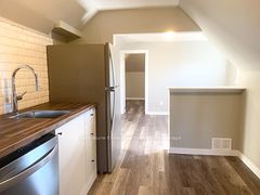 193 Wentworth Street N 3, Hamilton, ON L8L 5V6