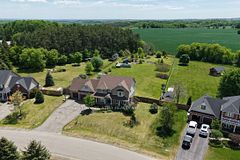11 Jeffery Drive, Mulmur, ON L9V 3H7