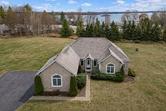 61 Conner Drive, Gananoque, ON K7G 2V4