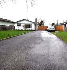 5 Lanark Crescent, St. Catharines, ON L2M 6E1