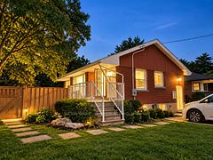 9 Grenadier Drive, Hamilton, ON L8T 4C7