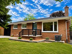 39 Carousel Avenue, Hamilton, ON L9A 4L7