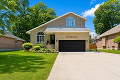 10 Westwood Drive, Port Colborne, ON L3K 6B8