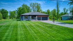 27 Diane Drive, Rideau Lakes, ON K7A 4S5