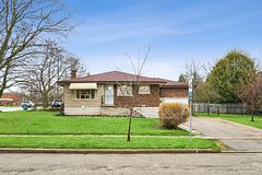 23 Knightswood Boulevard, Guelph, ON N1E 3W3