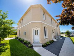 8 Brock Street, Hamilton, ON L8L 4L4