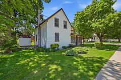 212 Sydenham Street E, Aylmer, ON N5H 1L9