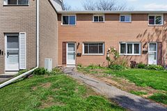258 Queen Mary Road 45, Kingston, ON K7M 2B2