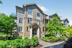 302 Everest Private D, Elmvale Acres and Area, ON K1G 4E3