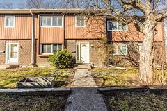 121 University Avenue E 102, Waterloo, ON N2J 4J1