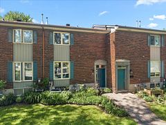34 Viewpointe Private, Billings Bridge - Riverside Park and Area, ON K1V 1M5
