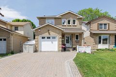 14 Rose Abbey Drive, Kingston, ON K7K 6W1