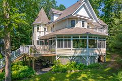 22 Knowles Crescent E, Seguin, ON P0C 1J0